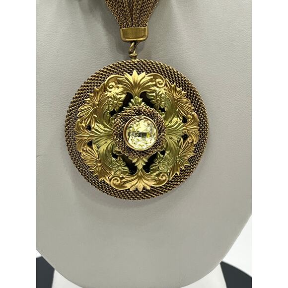 Sarah Cavendar Metalworks Vintage Faux Green Pearl Mesh Pendant Necklace - Picture 10 of 11